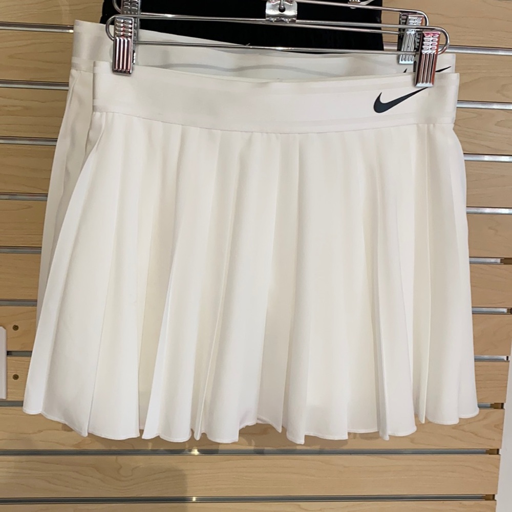 - Nike Flouncy Tennis Skirt Skort New white